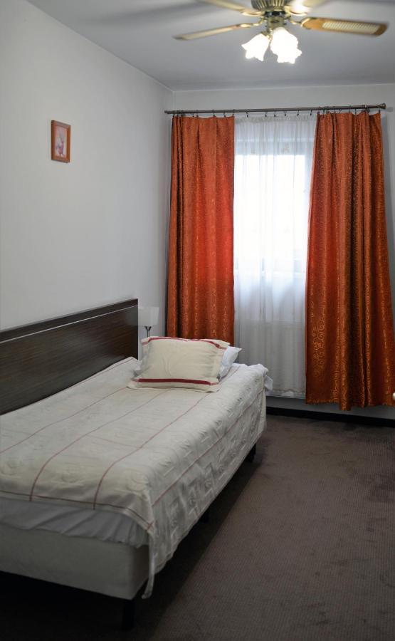 Gosciniec Czarci Mlyn Będzin Exterior foto