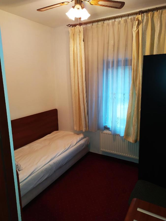 Gosciniec Czarci Mlyn Będzin Exterior foto